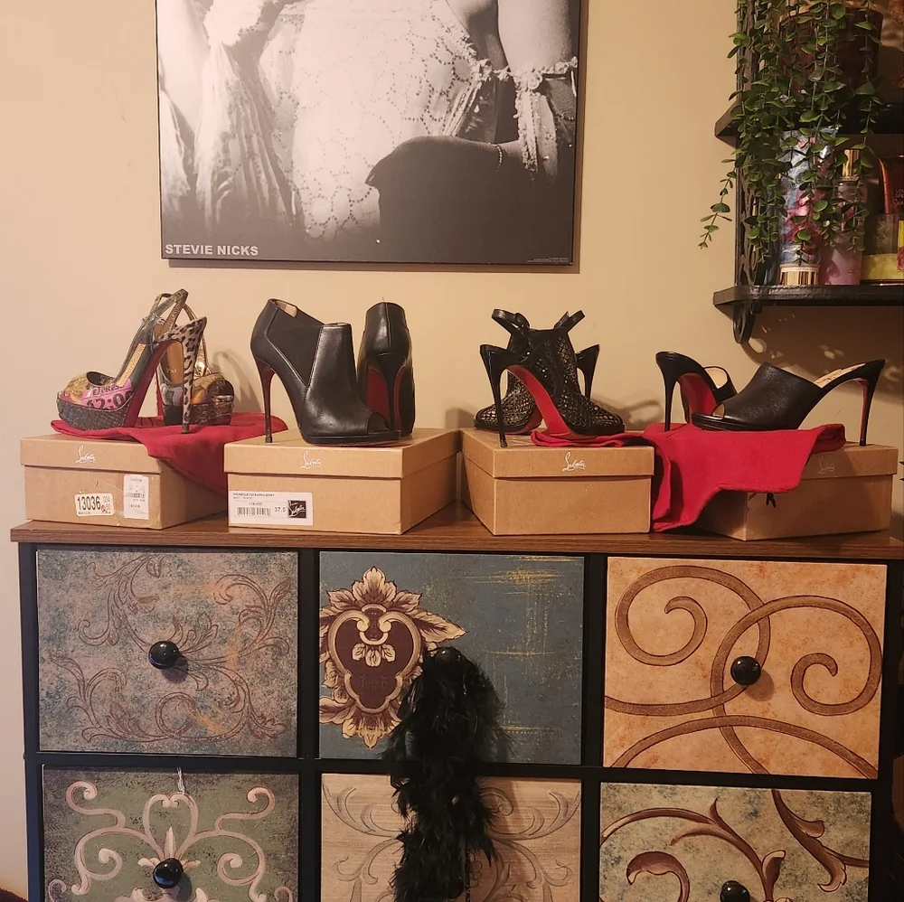 CHRISTIAN LOUBOUTIN - Picture 6 of 9